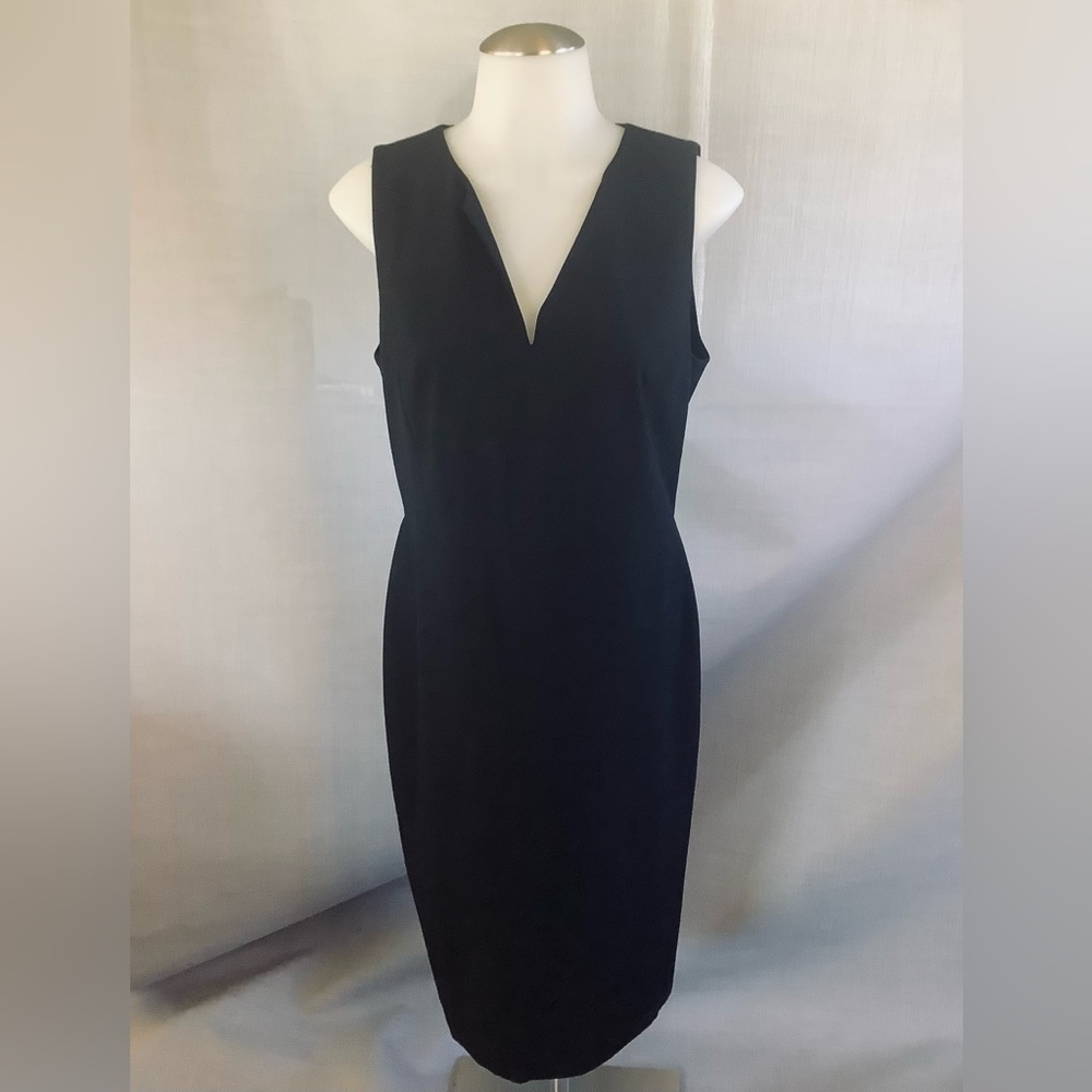 Size 4 Ann Taylor Sheath sleeveless V neck black dress shirt LBD - Picture 7 of 9